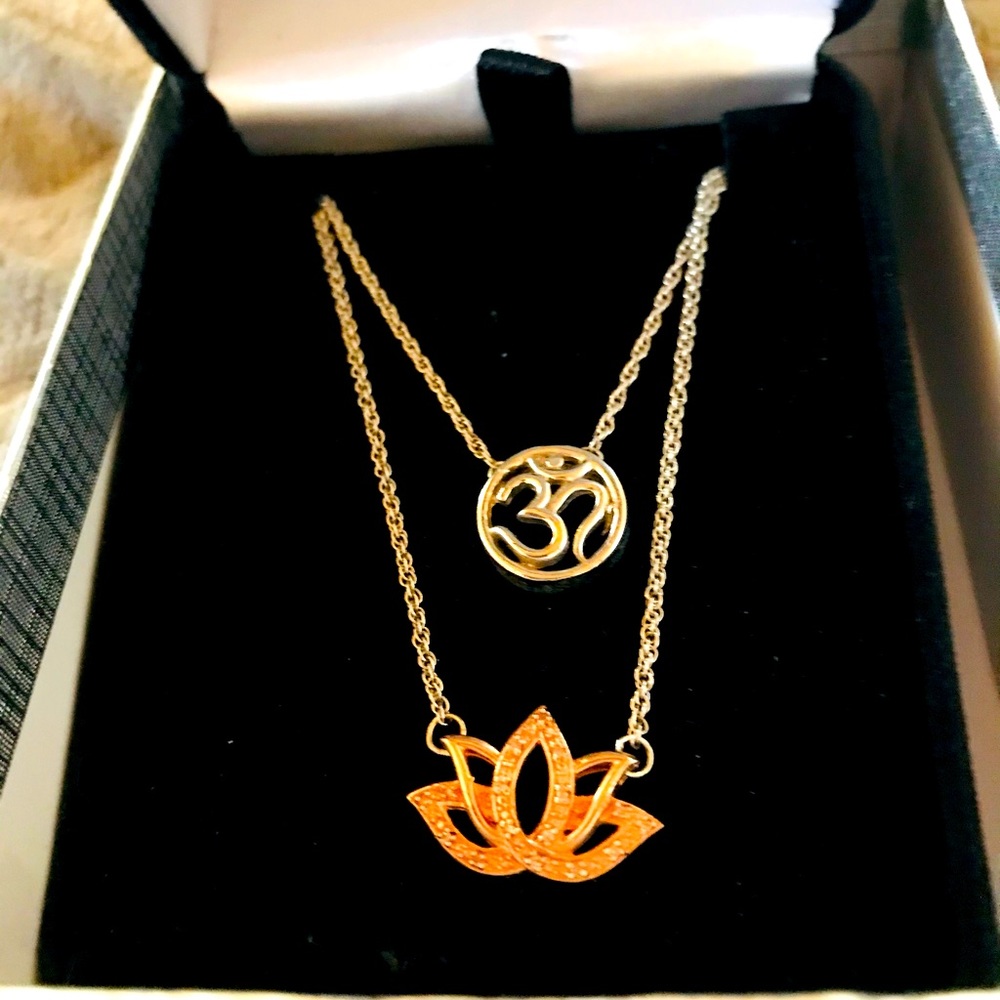 LOTUS AND OM NECKLACE (DIAMONDS)
